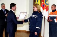 Шкиряк раздал награды за непальскую операцию 
