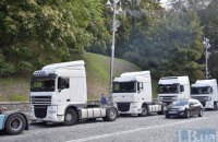 Польша возобновляет выдачу разрешений украинским грузовым перевозчикам 