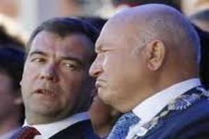 Лужков раскритиковал Медведева в интервью BBC