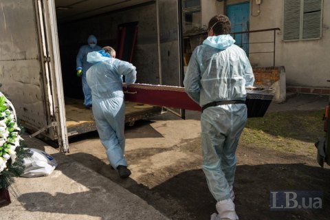 Вчера в Украине были зафиксированы 700 связанных с ковидом смертей