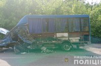 Через зіткнення маршрутки з іномаркою на Вінниччині одна людина загинула, четверо постраждали