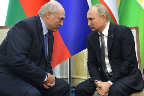 Лукашенко договорился с Путиным, что РФ "по первому запросу" предоставит Беларуси помощь в обеспечении безопасности