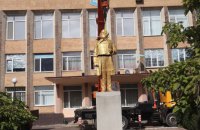 На Одещині прибрали монумент Карлу Марксу