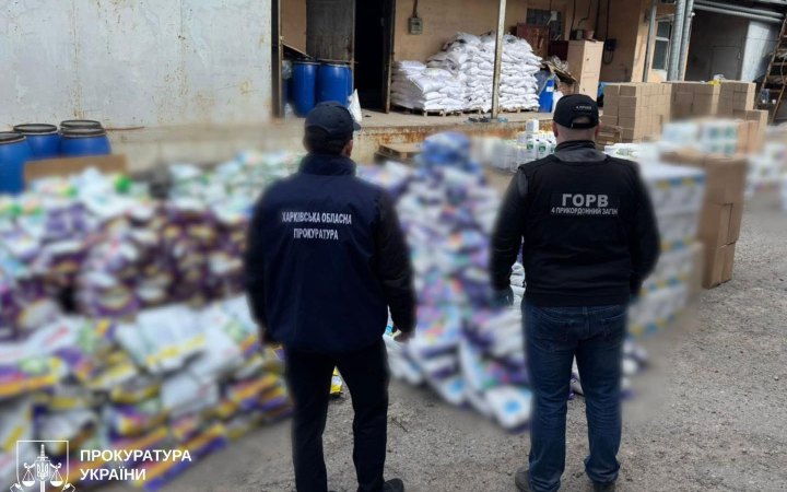 У Харкові викрили цехи з фальсифікатом побутової хімії. Товар продавали по всій країні з прибутком до 5 млн грн на місяць
