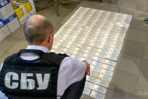 Один из главных налоговиков Кировоградской области попался на взятке