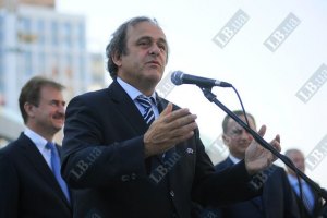 Платини прячется от неурядиц в украинской политике