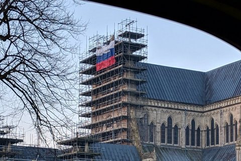 ​На соборе в Солсбери вывесили флаг России
