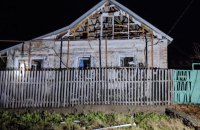 Внаслідок ворожого обстрілу Нікополя постраждала дитина та її бабуся