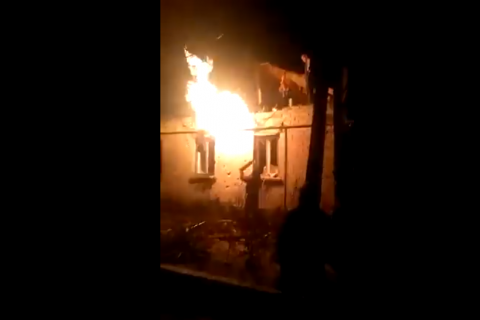 В Станице Луганской оккупанты попали в жилой дом из тяжелого оружия 
