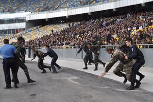 На "Олимпийском" курсанты крушили сидения