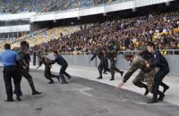 На "Олимпийском" курсанты крушили сидения