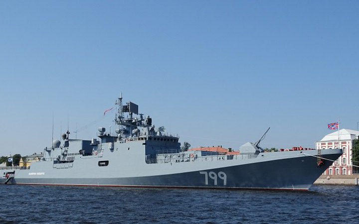 РФ перегруповує Чорноморський флот: у Чорне море зайшов фрегат “Адмірал Макаров”