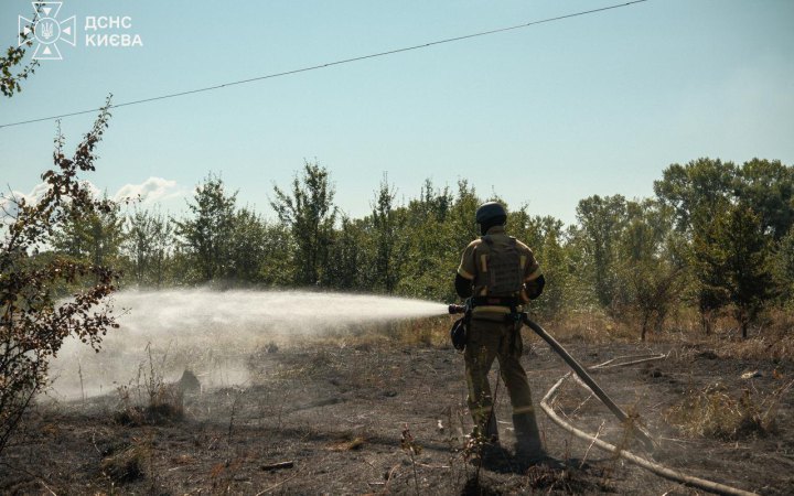 ​У Києві працювала ППО. Уламки дрона впали в Голосіївському районі (оновлено)