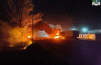 Росія атакувала південь Одеської області. Загинула людина, горіли вантажівки з зерном (доповнено)