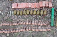 СБУ обнаружила в зоне ООС четыре тайника с боеприпасами