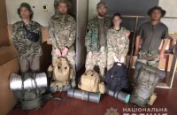 В зоне отчуждения задержали сталкеров и мужчин, которые пытались вывезти 30 кг ягод 