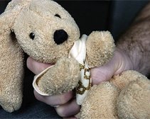 В Украине тоже стоит кастрировать педофилов, - психолог