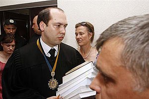 Судья Вовк открыл заседание по Луценко