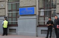 Житель Львова, задержанный за кражу, сбежал из отделения с оружием полицейского
