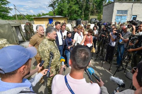 Порошенко объяснил заявление Турчинова об отмене АТО (обновлено)