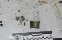 У Миколаєві чоловіки отримали осколкові поранення, коли розбирали снаряд