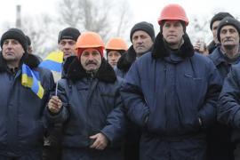 Азаров открыл Дарницкий мост