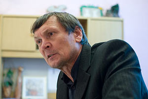 Директор детдома: "Не нужно просить деньги у государства, оно обманет"