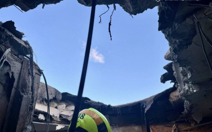 Головне за ніч та ранок четверга, 21 травня: атака на Дніпро, понад 230 боєзіткнень, пожежа на Сизранському НПЗ