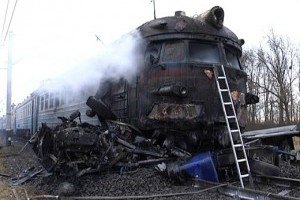 В Волынской области электричка врезалась в грузовик