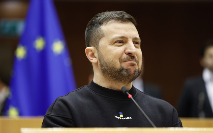 Зеленський повідомив про "певні позитивні рішення" щодо винищувачів для України