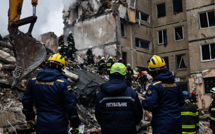 Кількість загиблих від російського удару по будинку в Дніпрі перевищила 40 (оновлено)