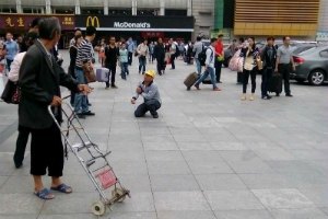 Шесть человек получили ножевые ранения на ж/д вокзале в Китае