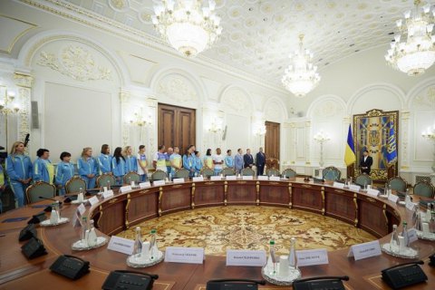 ​Зеленский встретился с призерами Олимпиады-2020 и пообещал им поддержку и инфраструктуру 