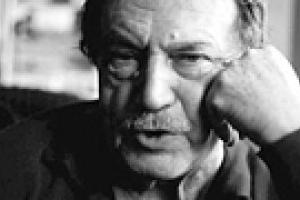 Скончался писатель Василий Аксенов