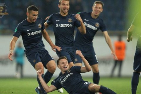 "Дніпро-1" оглушливо програв "Прикарпаттю" і виграв Першу лігу