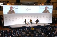 Президентка Єврокомісії вважає, що треба пришвидшити виробництво озброєння, необхідного Україні