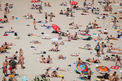 В понедельник в Киеве местами до +28