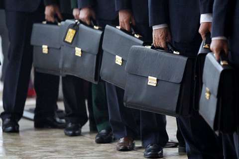 Вступил в силу закон о конкурсах на госслужбу с правками "под Витренко"