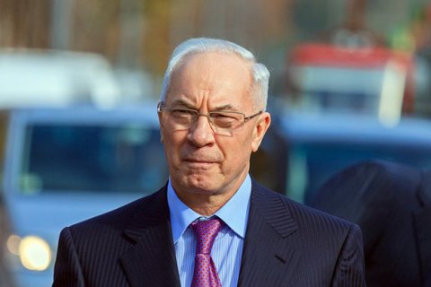 Суд согласился допросить Азарова по видеосвязи из России