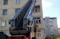 У Тернополі жінка кинула дітей у замкненій квартирі і пішла відзначати Великдень