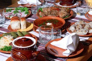 ​Гостей Давоского форума накормят салом и борщом