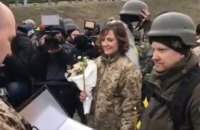 Кличко відвідав вінчання пари з територіальної оборони і привітав молодят