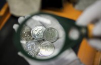 Нацбанк выпустил в обращение монеты стоимостью 1 и 2 гривны