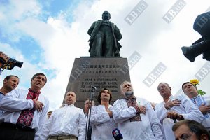 Митингующие потребовали досрочных выборов Президента и Рады