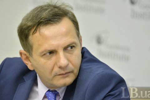 Устенко: транш МВФ успокоит валютный рынок на два месяца