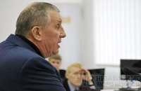 Москаль показал документ о грубых нарушениях свидетеля Щербаня на работе