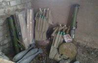 В заброшенном кафе в Счастье нашли схрон с боеприпасами