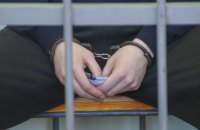 Поліція Сумщини взяла під варту чоловіка, який побив 4-річну доньку до смерті