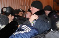 На рынке "Юность" столкновения между торговцами и милицией