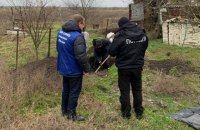На Херсонщині ексгумували тіла трьох вбитих росіянами мирних мешканців